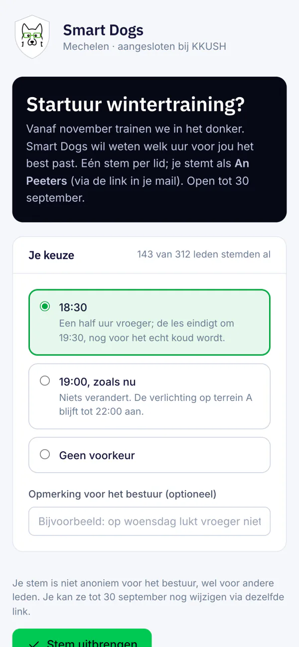 Stempagina van een poll op de gsm waar een lid kiest tussen twee starturen voor de wintertraining